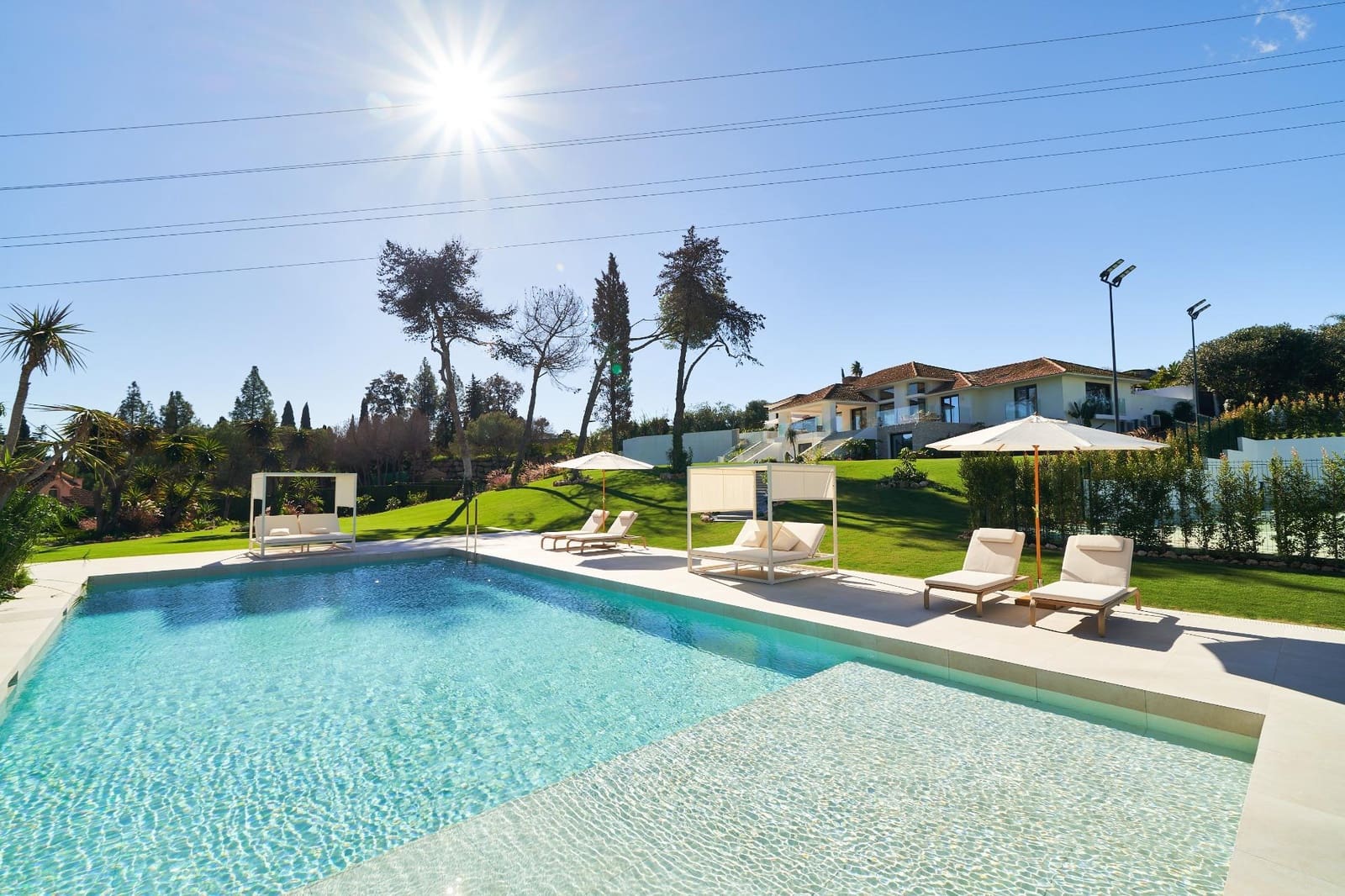 6 Zimmer Villa zu verkaufen in Guadalmina mit Pool Garage - 3.995.000 € (Ref: 9990786)
