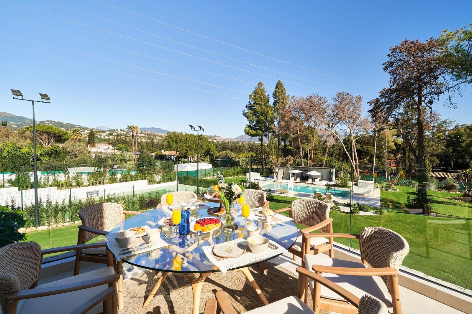 6 Zimmer Villa zu verkaufen in Guadalmina mit Pool Garage - 3.995.000 € (Ref: 9990786)