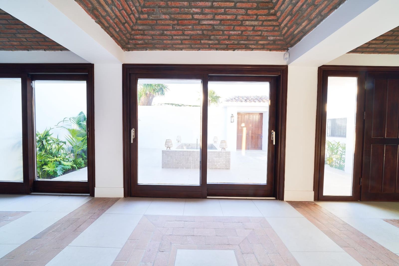 6 Zimmer Villa zu verkaufen in Guadalmina mit Pool Garage - 3.995.000 € (Ref: 9990786)