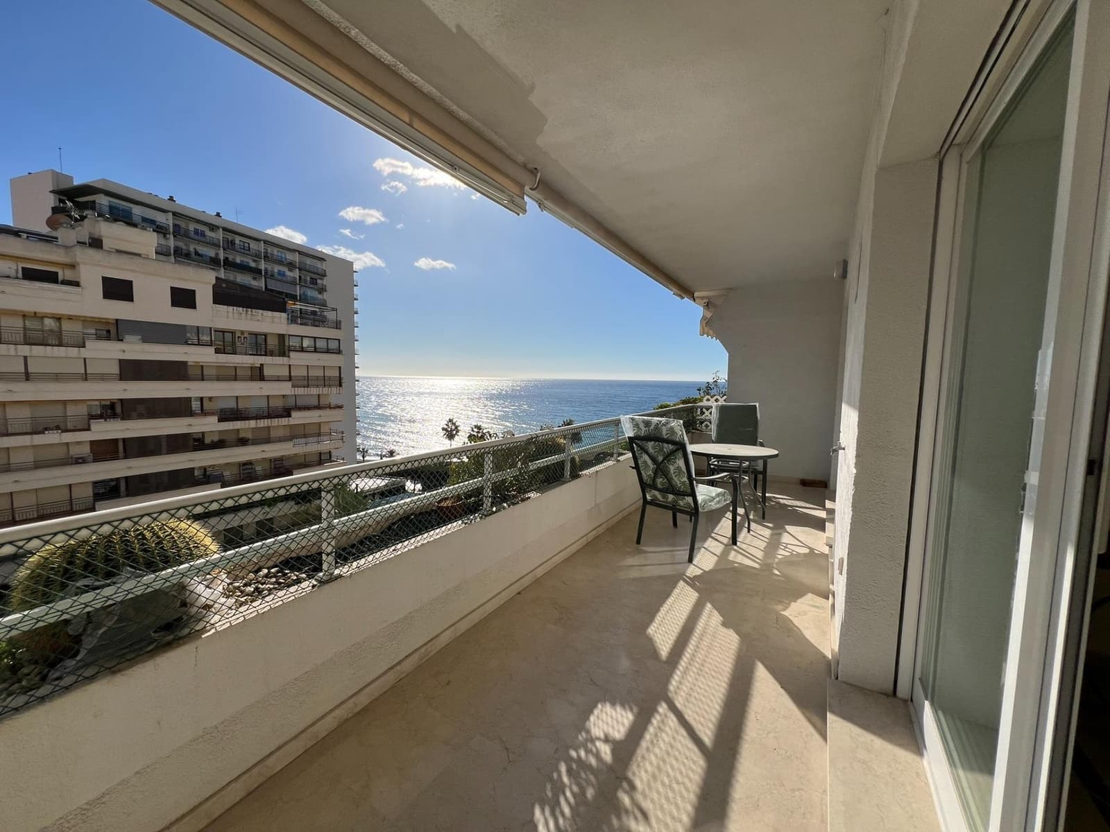 3 soverom Leilighet til leie i Marbella med svømmebasseng garasje - € 3 000 (Ref: 9994318)
