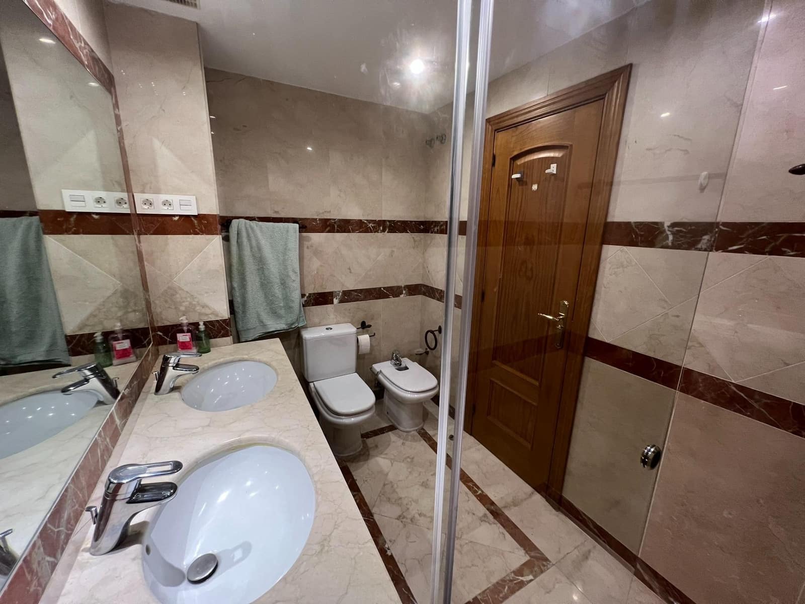 3 soverom Leilighet til leie i Marbella med svømmebasseng garasje - € 3 000 (Ref: 9994318)
