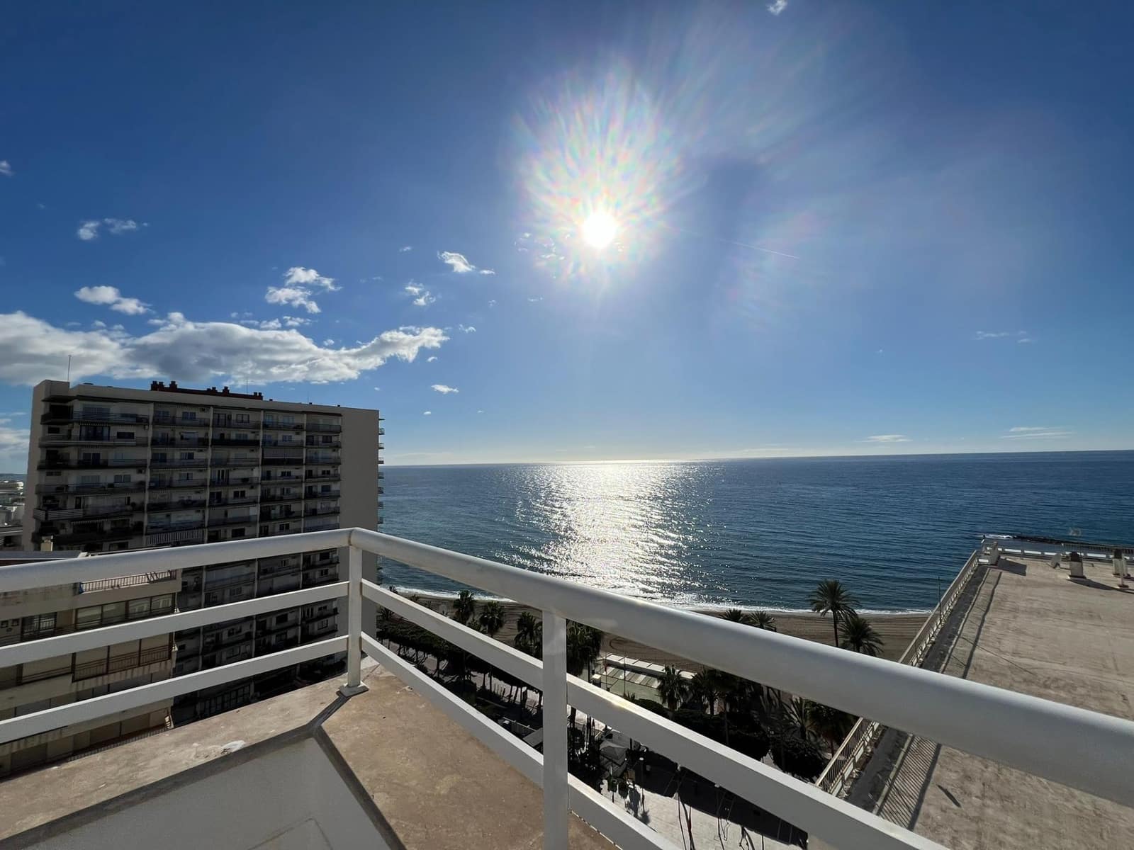 3 soverom Leilighet til leie i Marbella med svømmebasseng garasje - € 3 000 (Ref: 9994318)