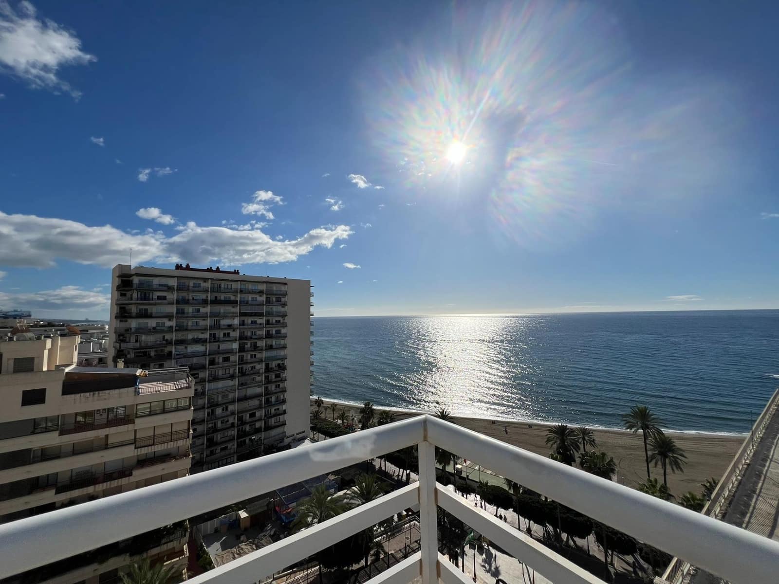 3 soverom Leilighet til leie i Marbella med svømmebasseng garasje - € 3 000 (Ref: 9994318)
