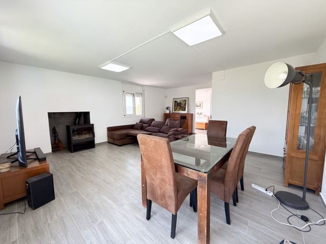 4 Zimmer Villa zu verkaufen in Olivella mit Pool Garage - 750.000 € (Ref: 10001183)