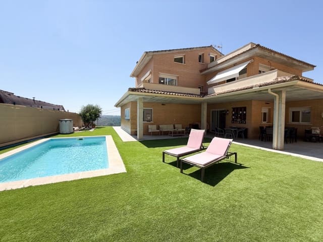 4 Zimmer Villa zu verkaufen in Olivella mit Pool Garage - 750.000 € (Ref: 10001183)