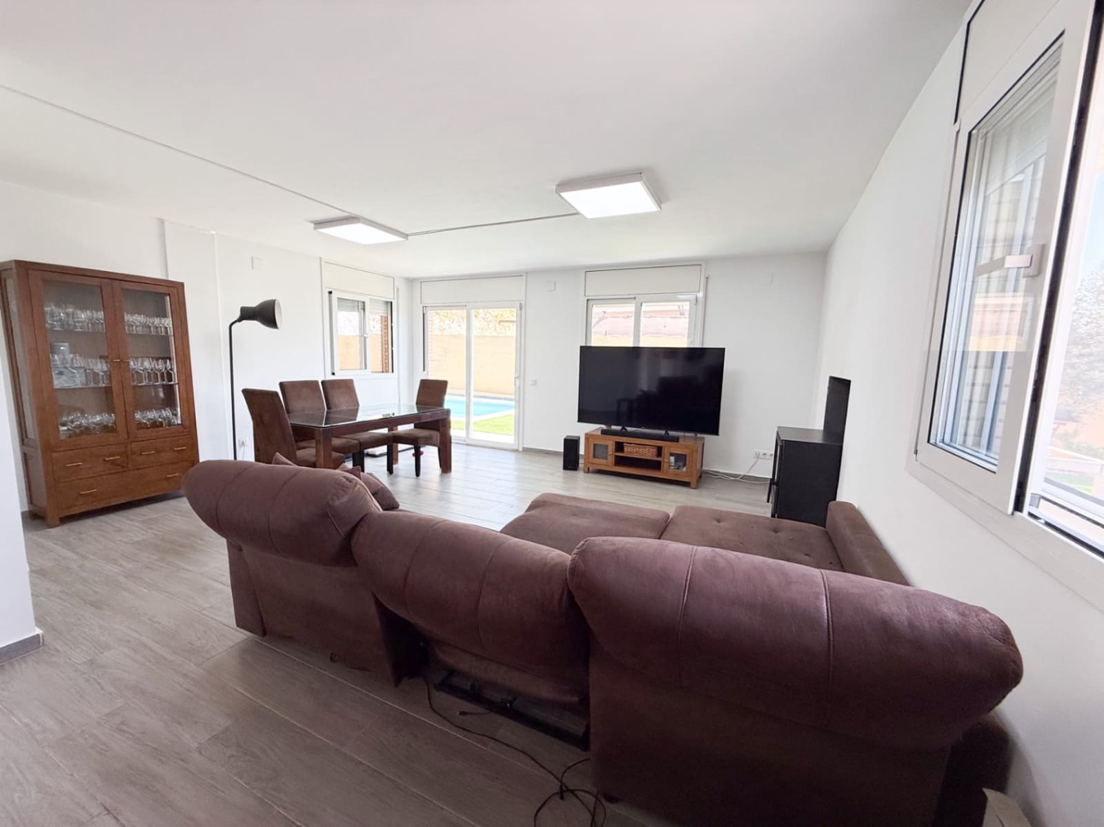 4 Zimmer Villa zu verkaufen in Olivella mit Pool Garage - 750.000 € (Ref: 10001183)