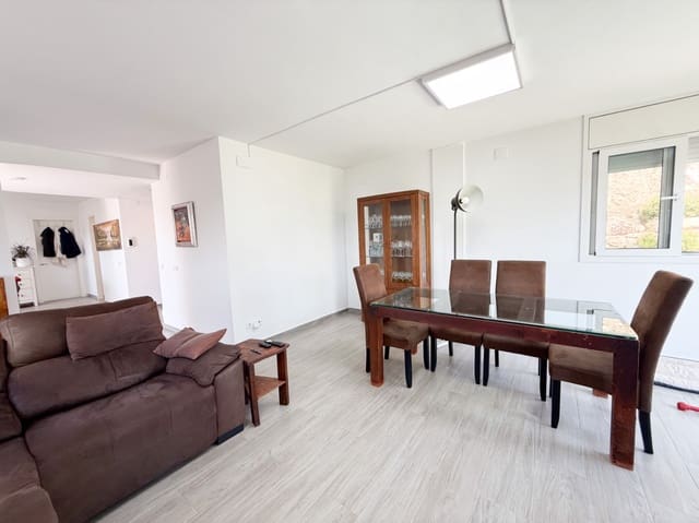 4 Zimmer Villa zu verkaufen in Olivella mit Pool Garage - 750.000 € (Ref: 10001183)