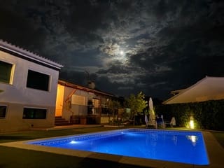 4 soveværelse Villa til leje i Sant Pere de Ribes med swimmingpool garage - € 4.000 (Ref: 10023319)