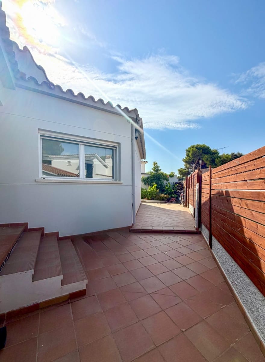 4 soveværelse Villa til leje i Sant Pere de Ribes med swimmingpool garage - € 4.000 (Ref: 10023319)