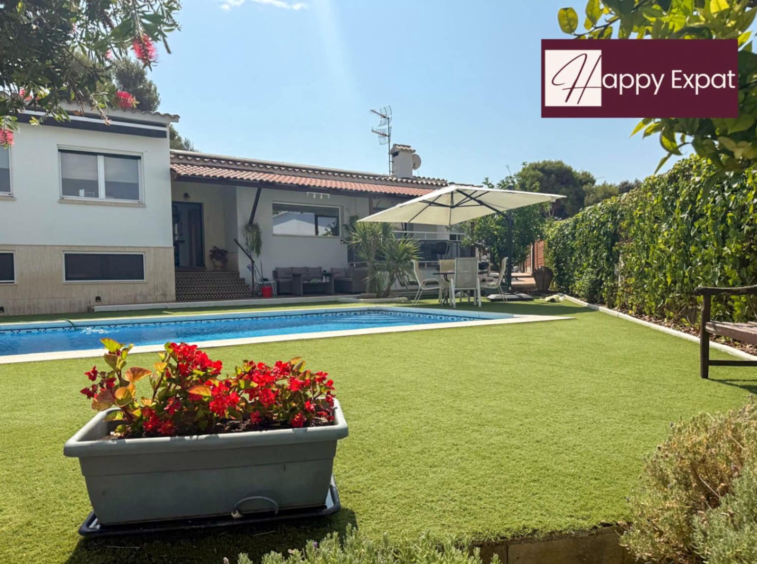 4 soveværelse Villa til leje i Sant Pere de Ribes med swimmingpool garage - € 4.000 (Ref: 10023319)