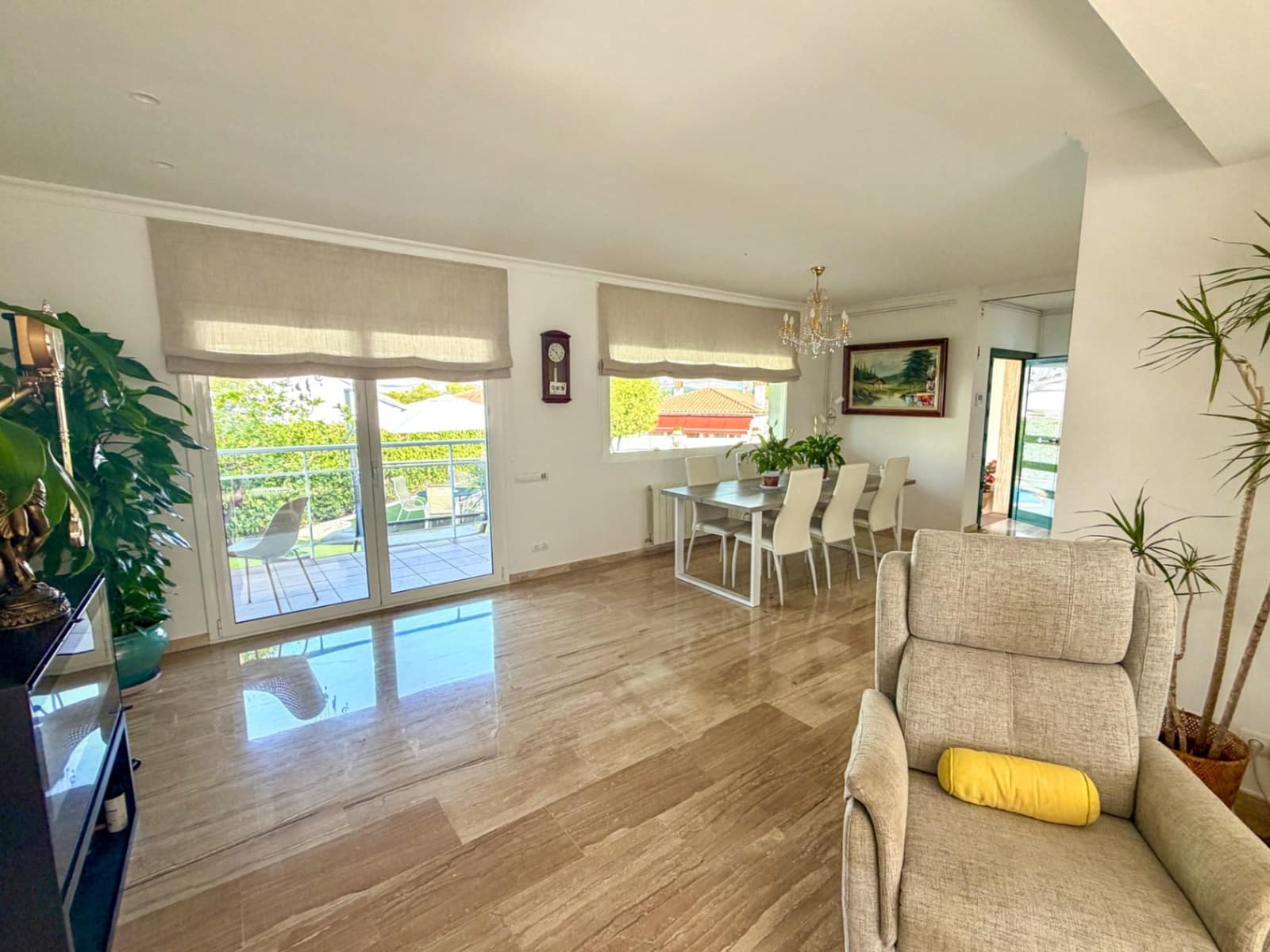 4 soveværelse Villa til leje i Sant Pere de Ribes med swimmingpool garage - € 4.000 (Ref: 10023319)