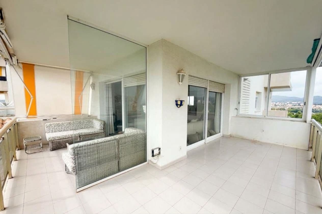 Apartamento de 3 habitaciones en Sitges en alquiler con piscina garaje - 2.600 € (Ref: 10139028)