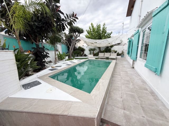 3 soveværelse Villa til salg i Sant Pere de Ribes med swimmingpool - € 590.000 (Ref: 10145357)