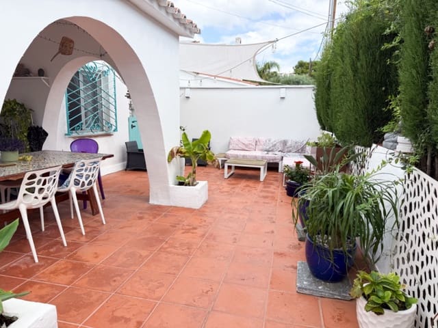 3 soveværelse Villa til salg i Sant Pere de Ribes med swimmingpool - € 590.000 (Ref: 10145357)