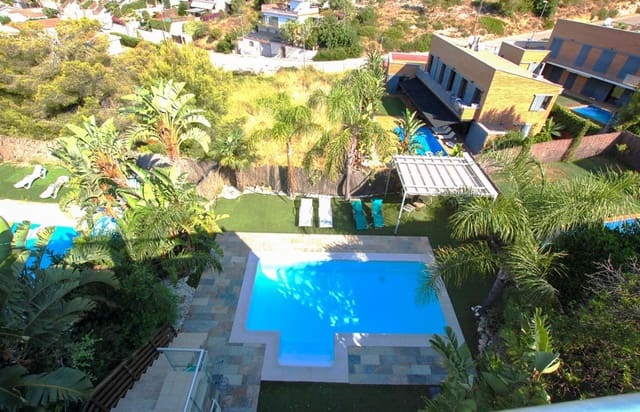 5 chambre Villa/Maison à vendre à Sitges avec piscine garage - 1 550 000 € (Ref: 10150531)