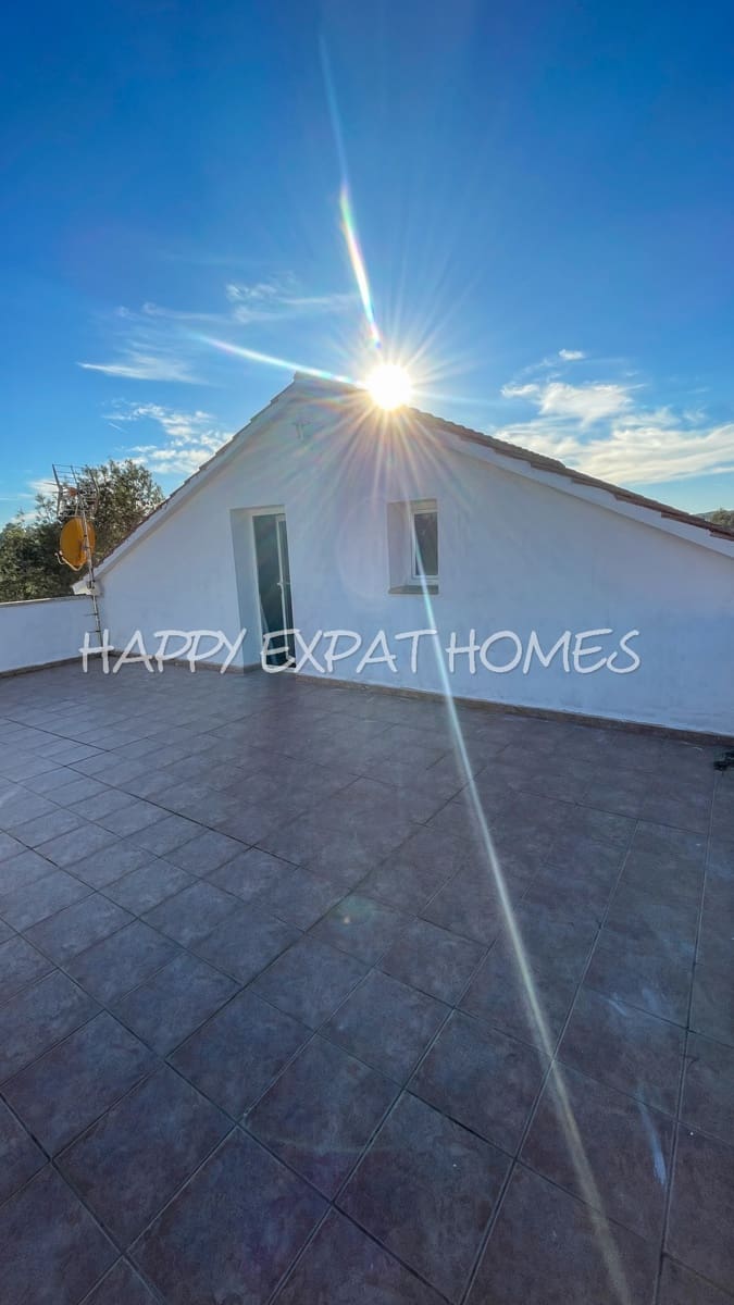 5 bedroom Villa for sale in Olivella - € 450,000 (Ref: 7459234)