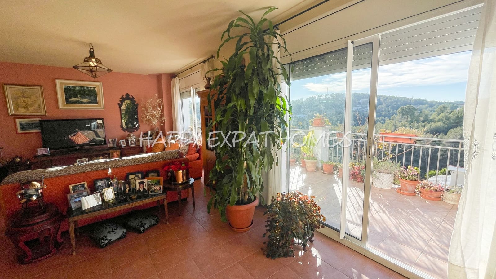 5 bedroom Villa for sale in Olivella - € 450,000 (Ref: 7459234)