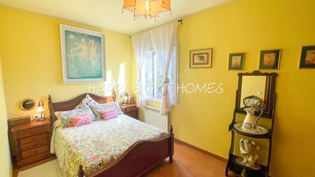 5 bedroom Villa for sale in Olivella - € 450,000 (Ref: 7459234)