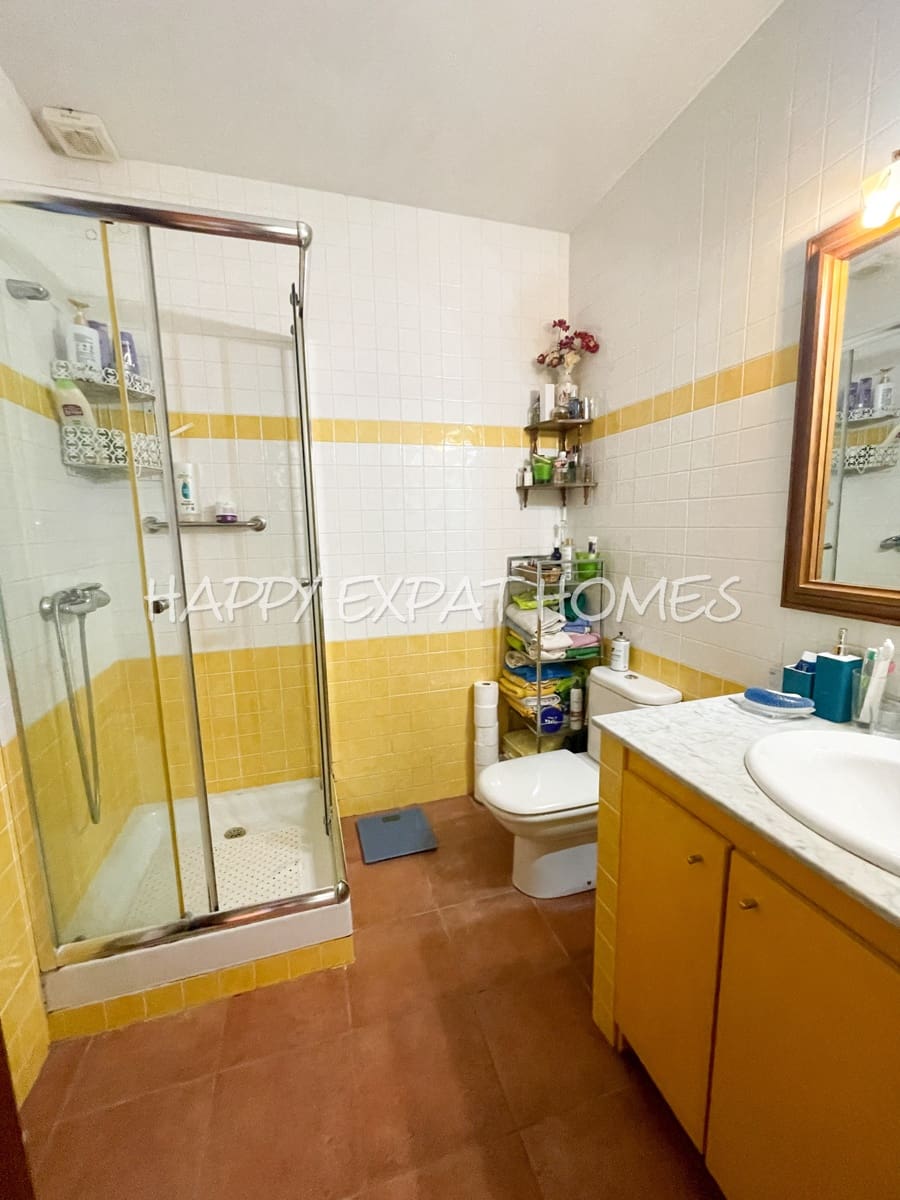 5 bedroom Villa for sale in Olivella - € 450,000 (Ref: 7459234)