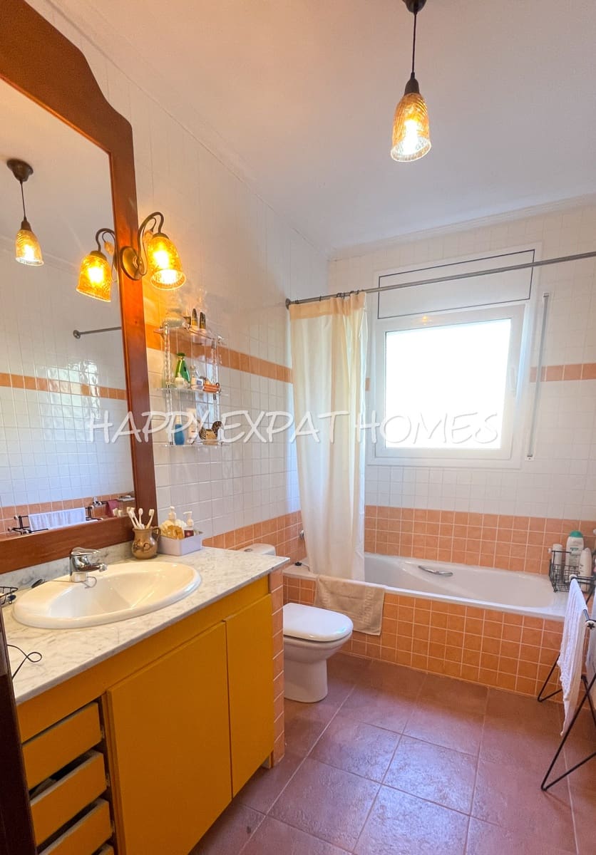 5 bedroom Villa for sale in Olivella - € 450,000 (Ref: 7459234)