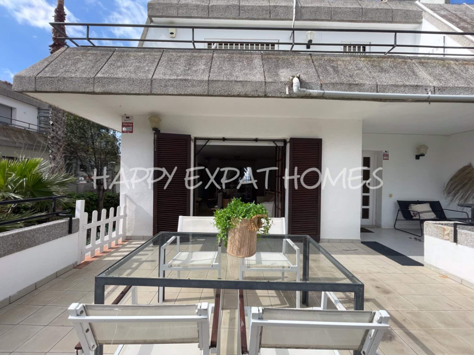 5 bedroom Terraced Villa for sale in Sitges with garage - € 665,000 (Ref: 7598623)