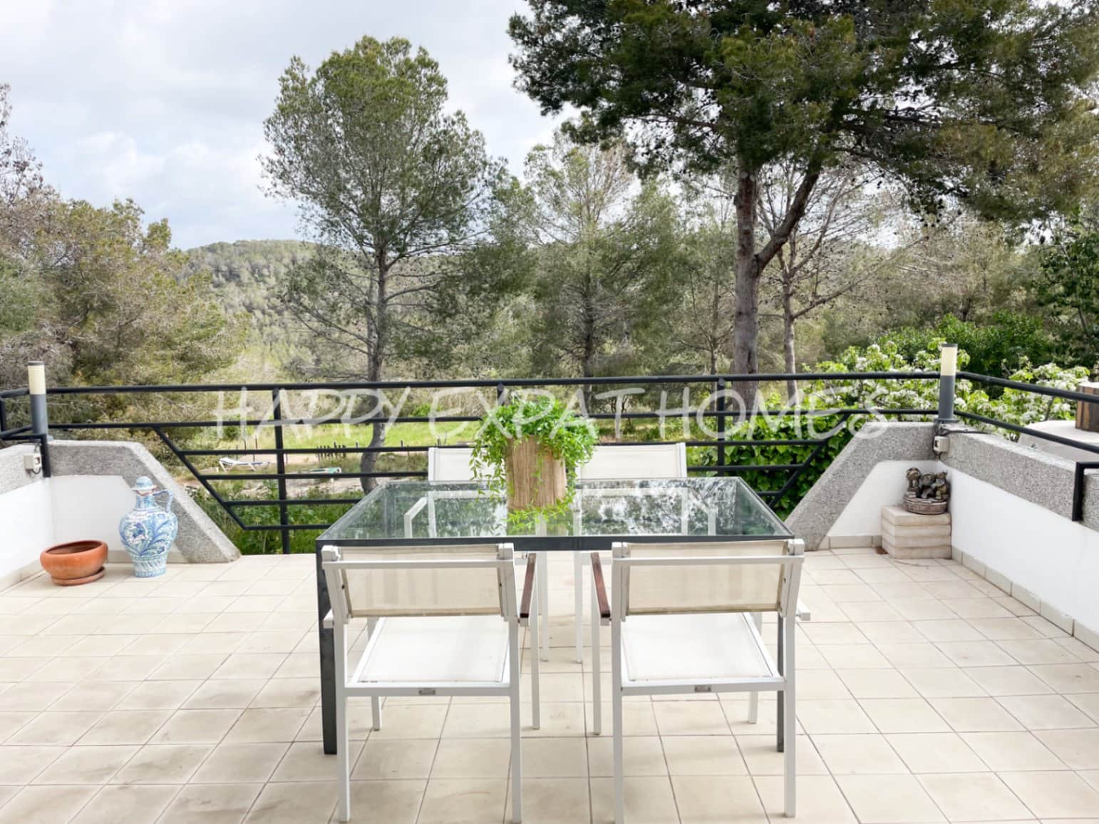 5 bedroom Terraced Villa for sale in Sitges with garage - € 665,000 (Ref: 7598623)