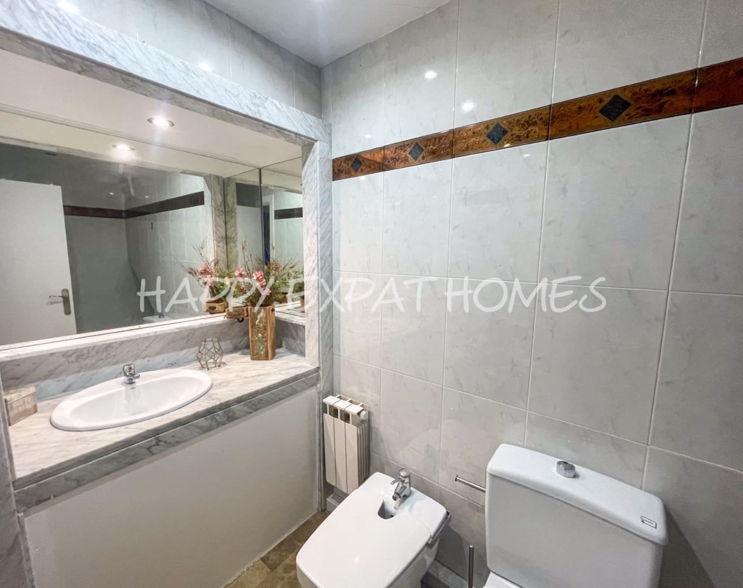 5 bedroom Terraced Villa for sale in Sitges with garage - € 665,000 (Ref: 7598623)