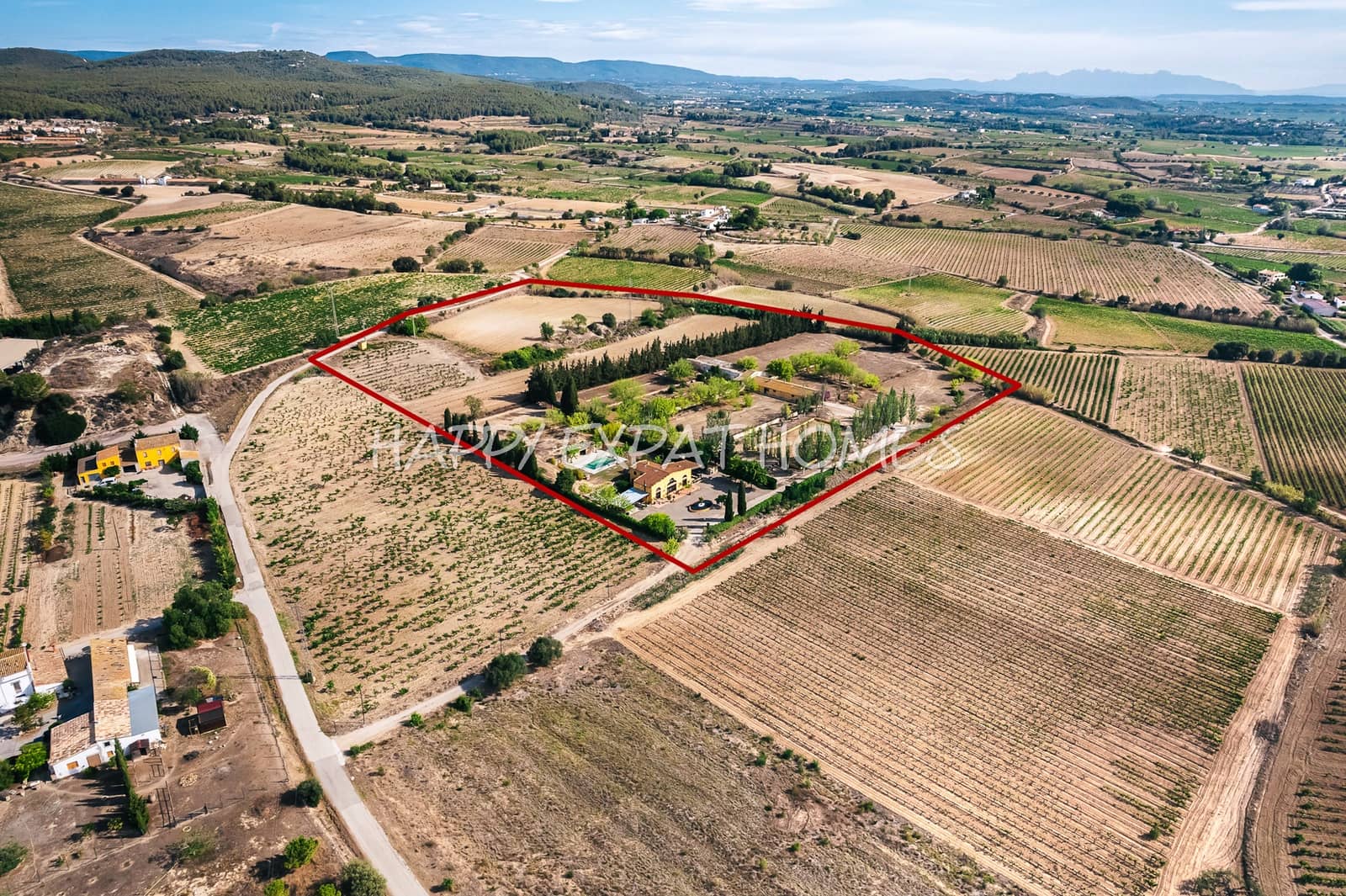 4 bedroom Finca/Country House for sale in Barcelona city with pool garage - € 1,290,000 (Ref: 7725910)