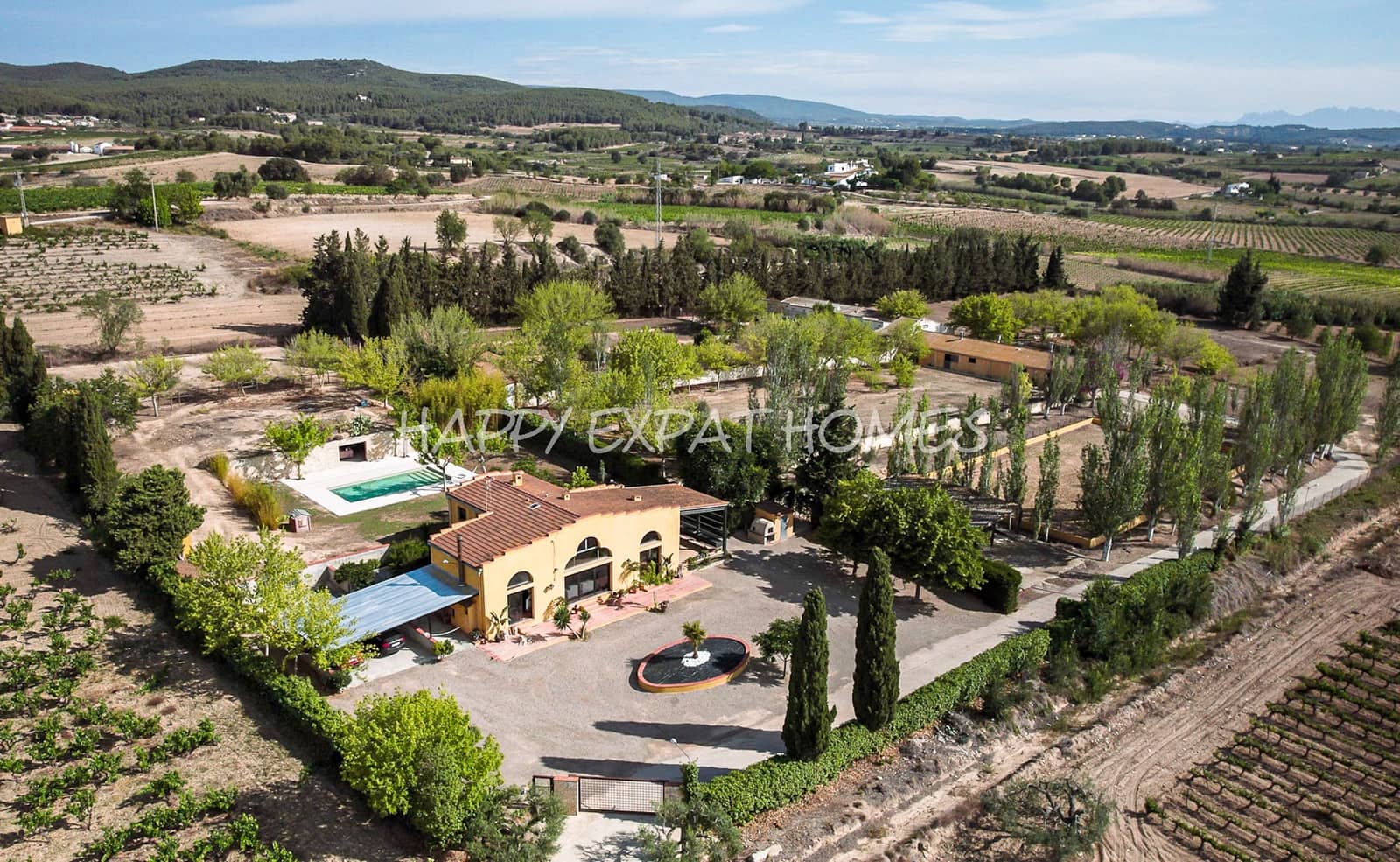 4 bedroom Finca/Country House for sale in Barcelona city with pool garage - € 1,290,000 (Ref: 7725910)