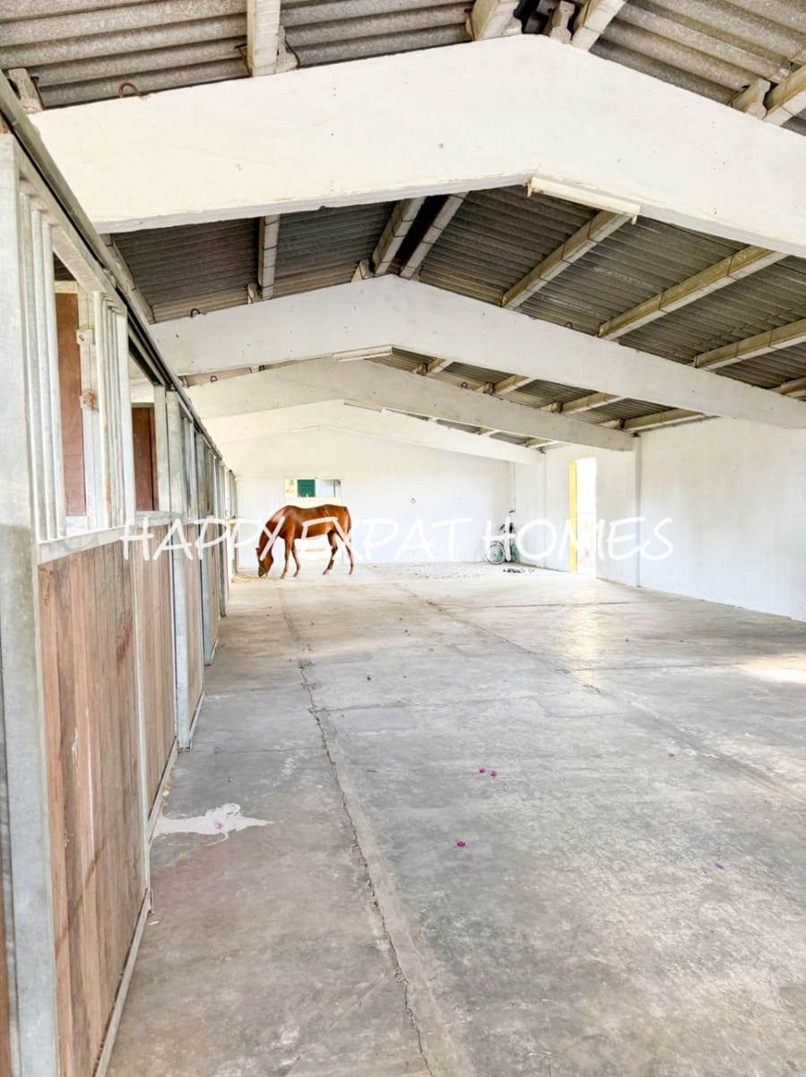 4 bedroom Finca/Country House for sale in Barcelona city with pool garage - € 1,290,000 (Ref: 7725910)