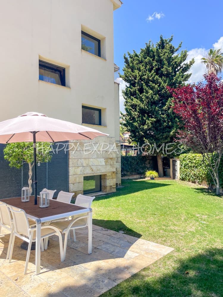 4 bedroom Villa for sale in Sitges - € 1,150,000 (Ref: 8317438)