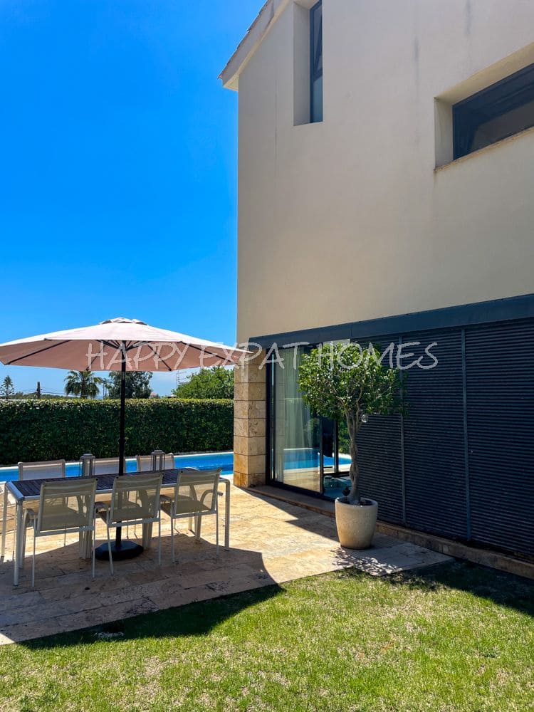 4 bedroom Villa for sale in Sitges - € 1,150,000 (Ref: 8317438)