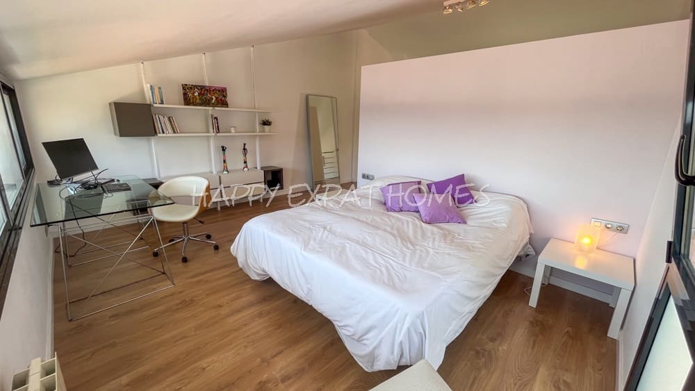 4 bedroom Villa for sale in Sitges - € 1,150,000 (Ref: 8317438)