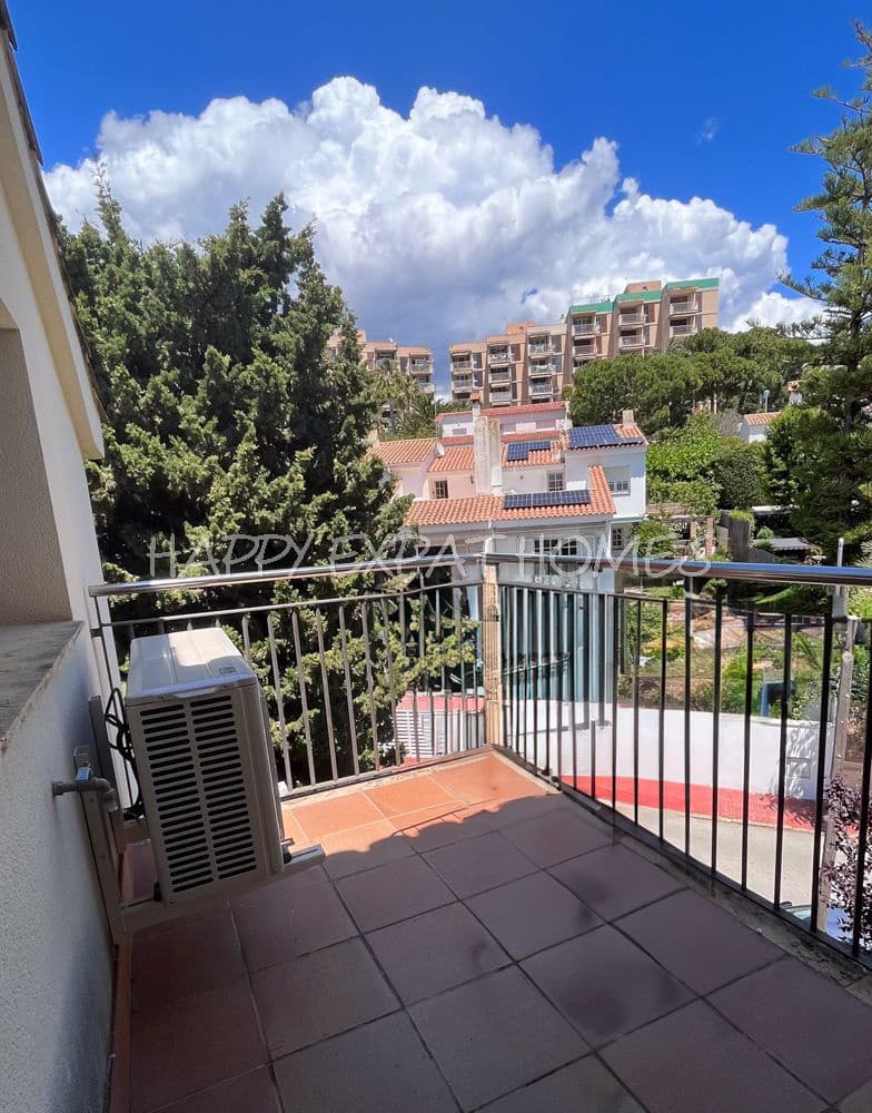 4 bedroom Villa for sale in Sitges - € 1,150,000 (Ref: 8317438)