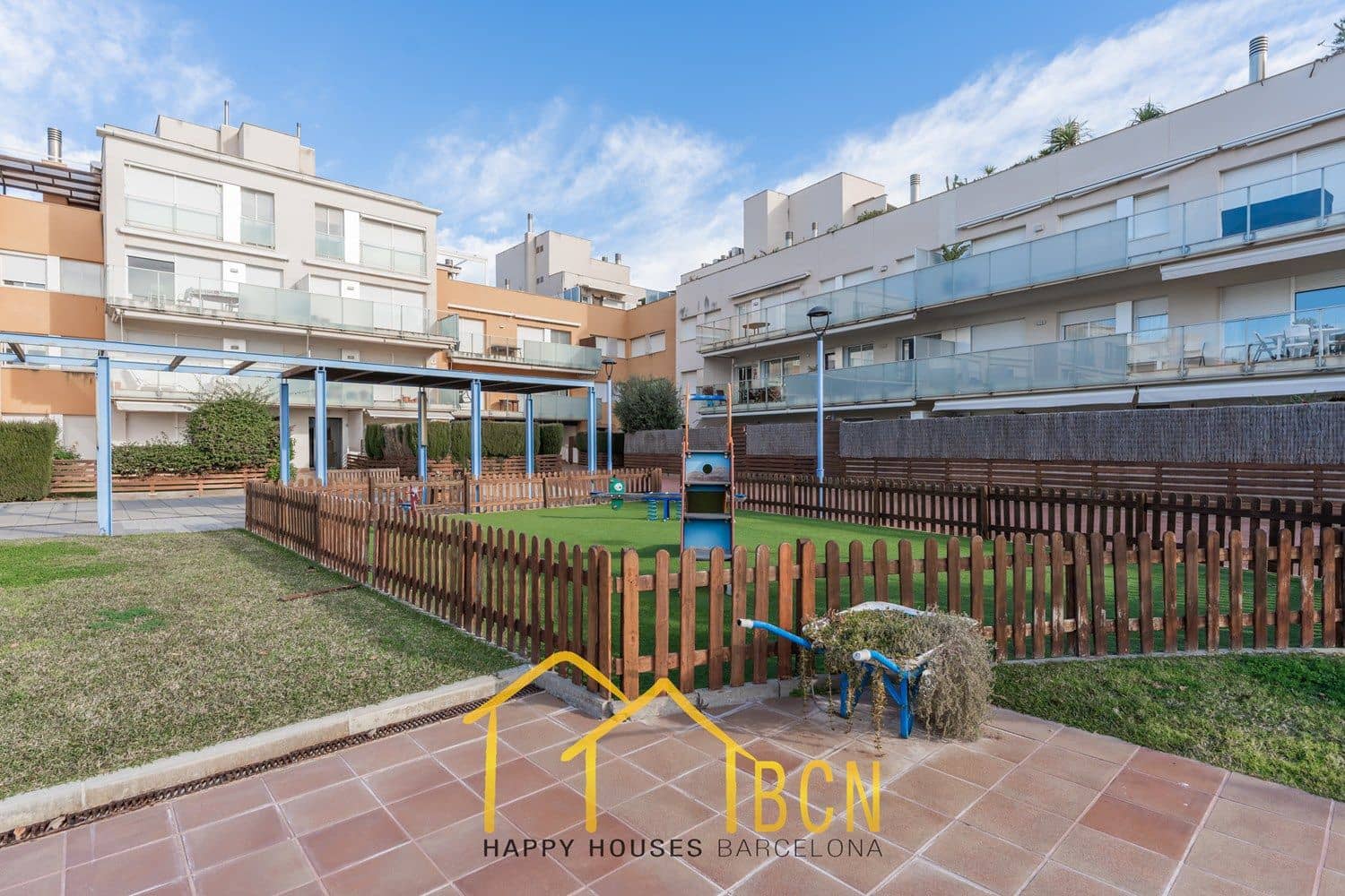 4 sypialnia Mieszkanie na sprzedaż w Cubelles z basenem garażem - 790 000 € (Ref: 8785838)