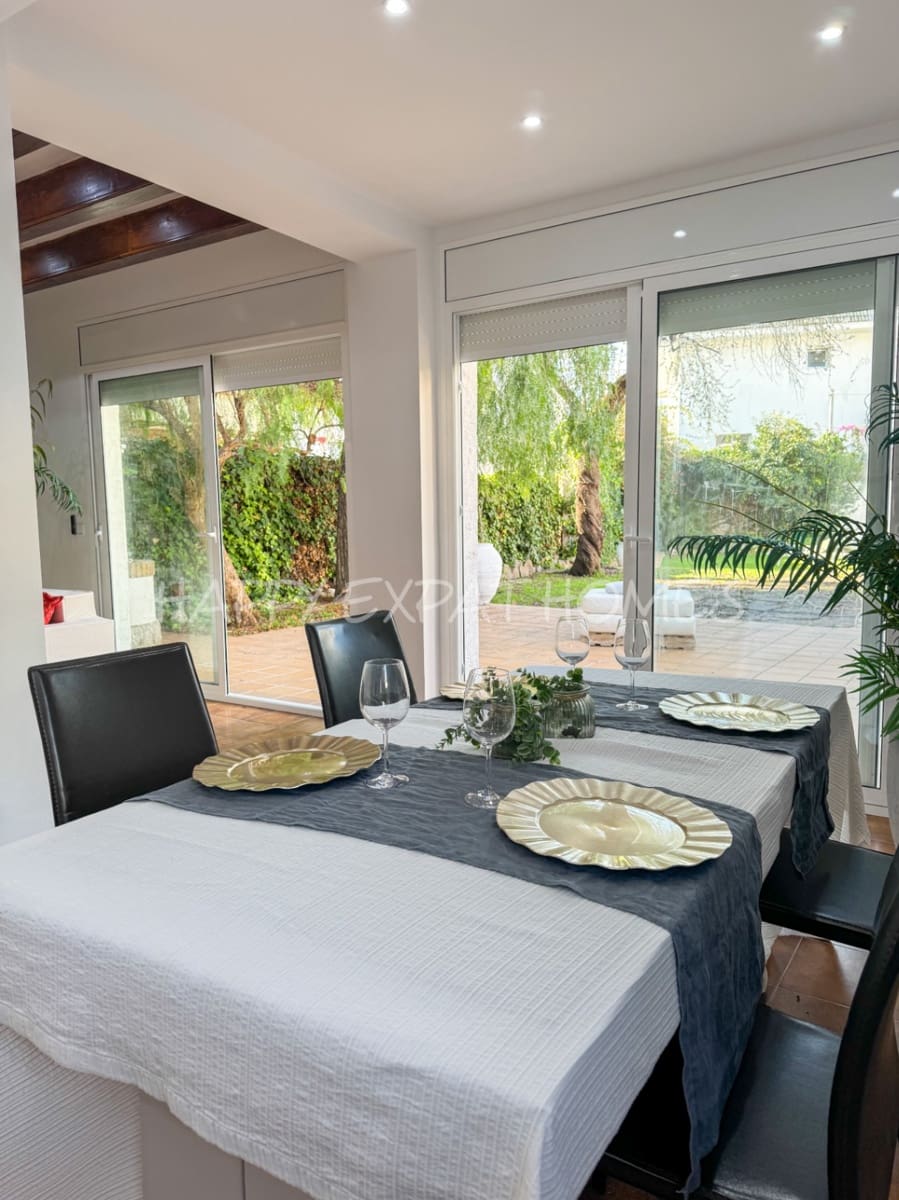 4 soveværelse Villa til salg i Sitges med swimmingpool garage - € 1.850.000 (Ref: 8790222)