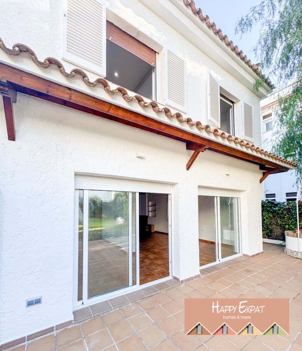 4 soveværelse Villa til salg i Sitges med swimmingpool garage - € 1.850.000 (Ref: 8790222)