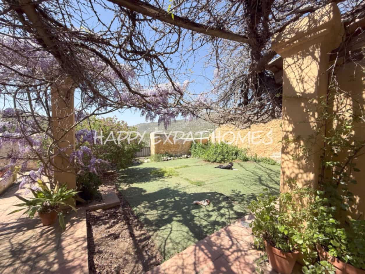 9 soveværelse Finca/Landehus til salg i Olivella - € 735.000 (Ref: 8931789)