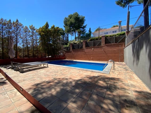 5 bedroom Villa for sale in Castelldefels with pool garage - € 1,595,000 (Ref: 9031698)