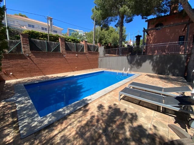 5 bedroom Villa for sale in Castelldefels with pool garage - € 1,595,000 (Ref: 9031698)