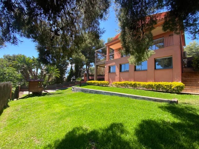 5 bedroom Villa for sale in Castelldefels with pool garage - € 1,595,000 (Ref: 9031698)