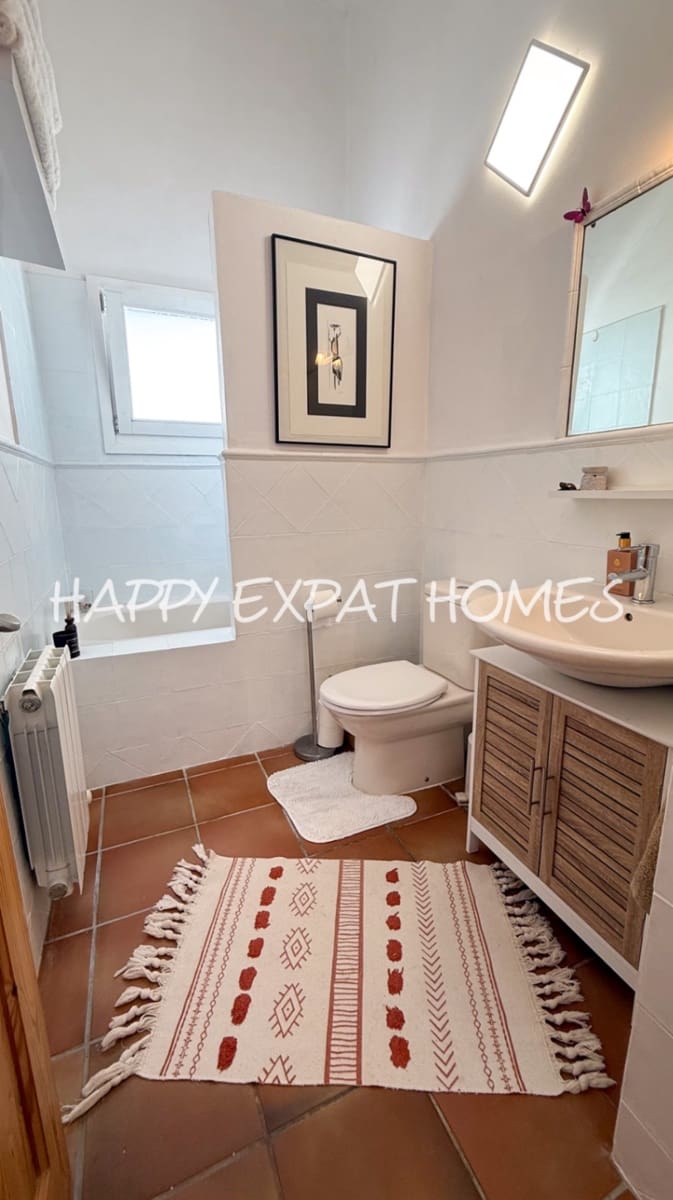 4 bedroom Villa for rent in Olivella with pool garage - € 4,000 (Ref: 9105833)