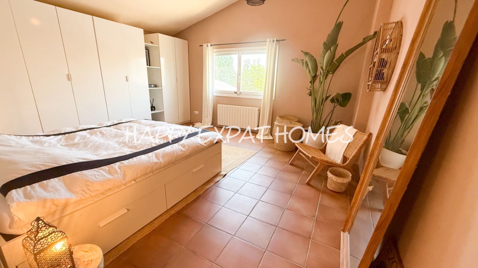 4 bedroom Villa for rent in Olivella with pool garage - € 4,000 (Ref: 9105833)