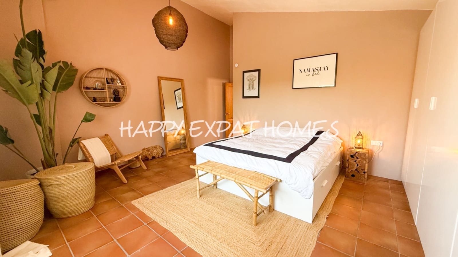 4 bedroom Villa for rent in Olivella with pool garage - € 4,000 (Ref: 9105833)