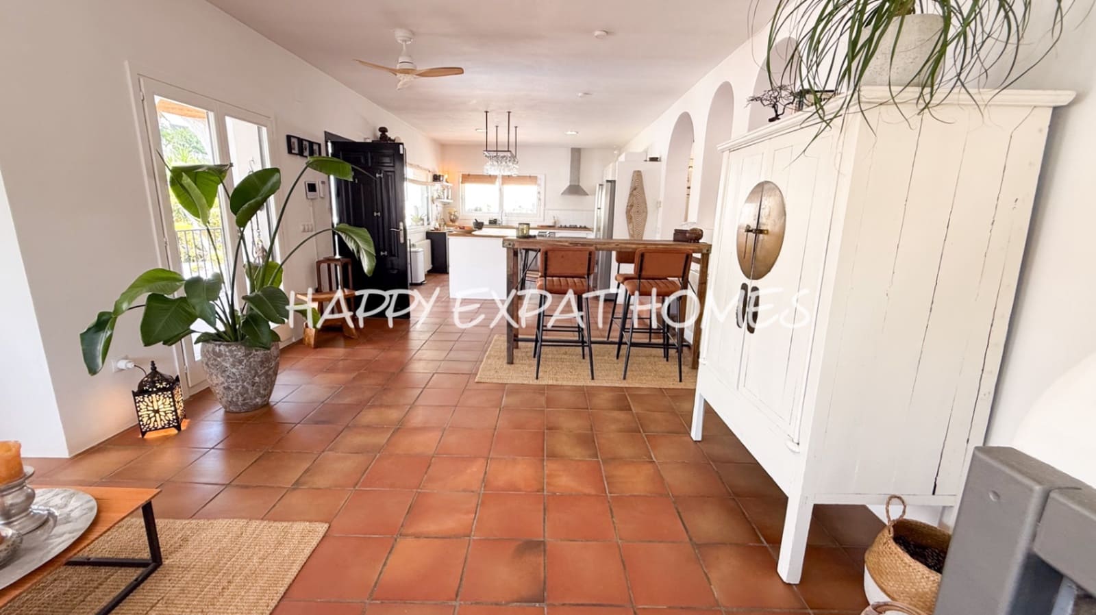 4 bedroom Villa for rent in Olivella with pool garage - € 4,000 (Ref: 9105833)