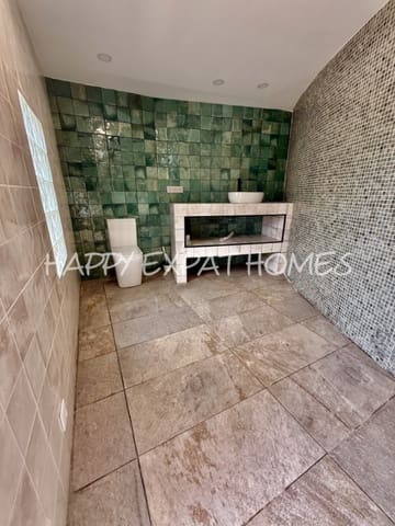 6 bedroom Villa for sale in Olivella with pool garage - € 720,000 (Ref: 9287186)