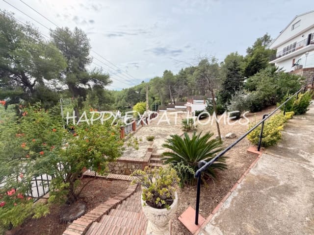 6 bedroom Villa for sale in Olivella with pool garage - € 720,000 (Ref: 9287186)