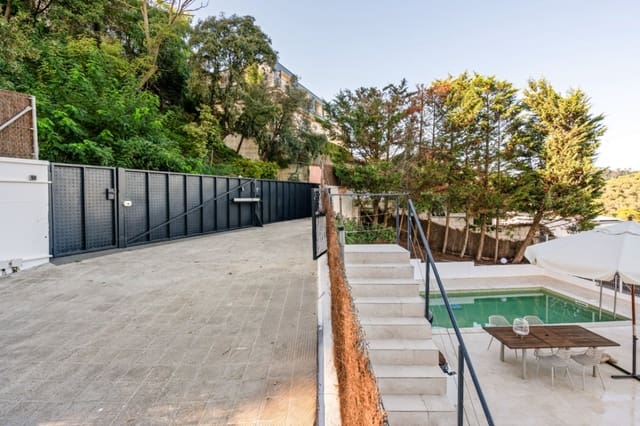 6 slaapkamer Villa te koop in Barcelona stad met zwembad garage - € 1.350.000 (Ref: 9341748)