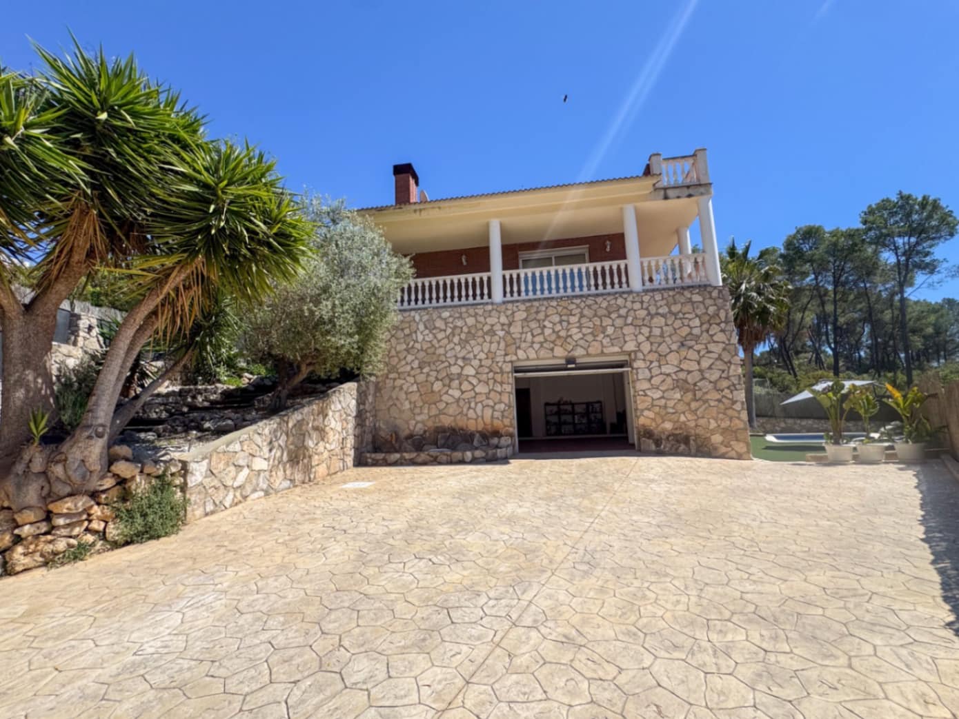 4 bedroom Villa for sale in Olivella with pool garage - € 650,000 (Ref: 9362867)
