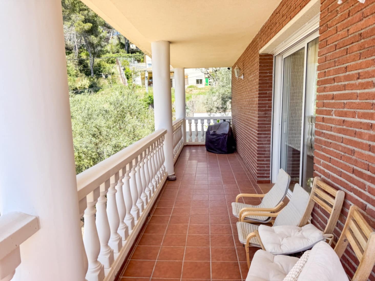 4 bedroom Villa for sale in Olivella with pool garage - € 650,000 (Ref: 9362867)